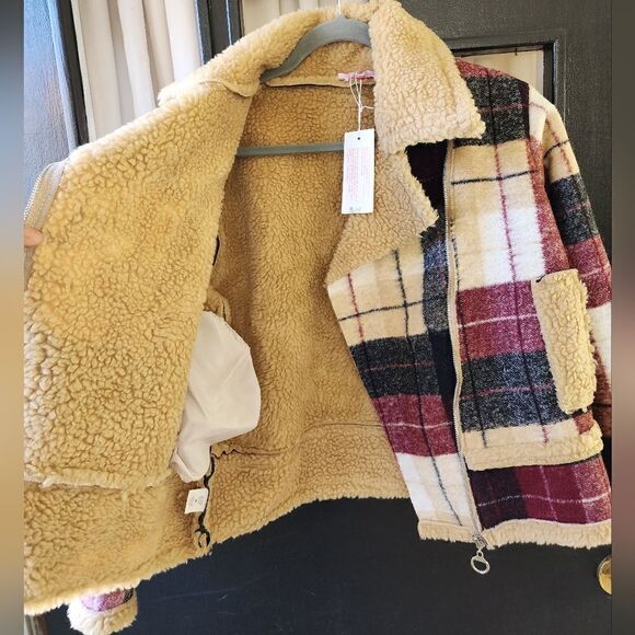 Scandal Coat - Picture 4 of 8